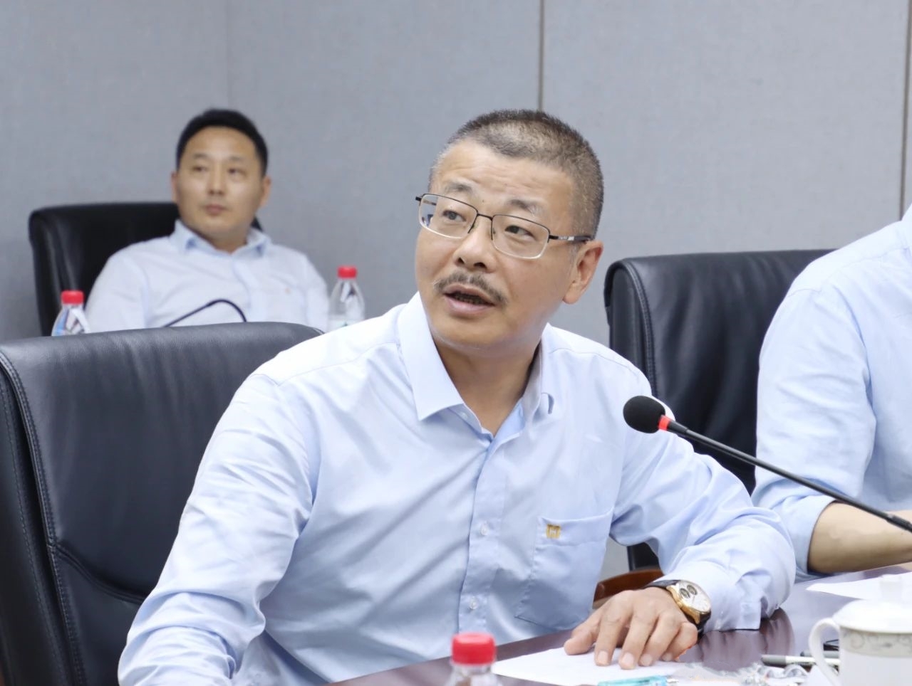 1705375859975089.jpg 海南矿业学习贯彻海南省委八届四次全会精神 推动高质量发展2_副本_副本.jpg