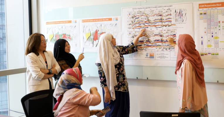 洛克石油马来西亚女性员:女性的力量 | 洛克石油马来西亚女性员工专访